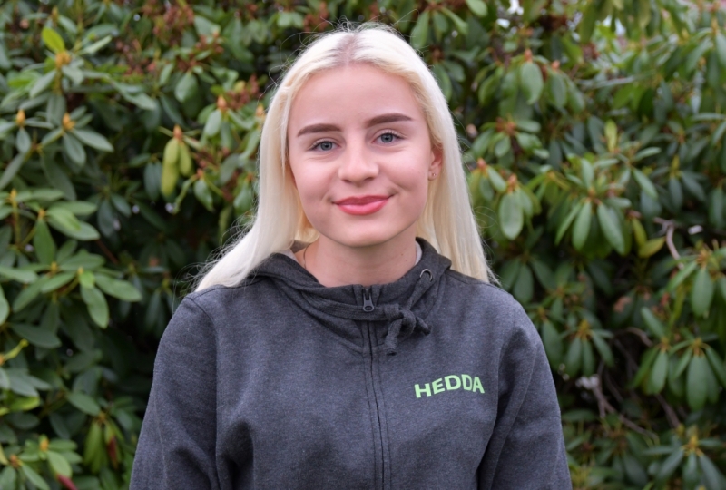 Hedda Haugen, leiar i ungdsompanelet, håpar at mange sender inn søknad til ungdomsmidlane innan 1. april. Foto: Møre og Romsdal fylkeskommune
